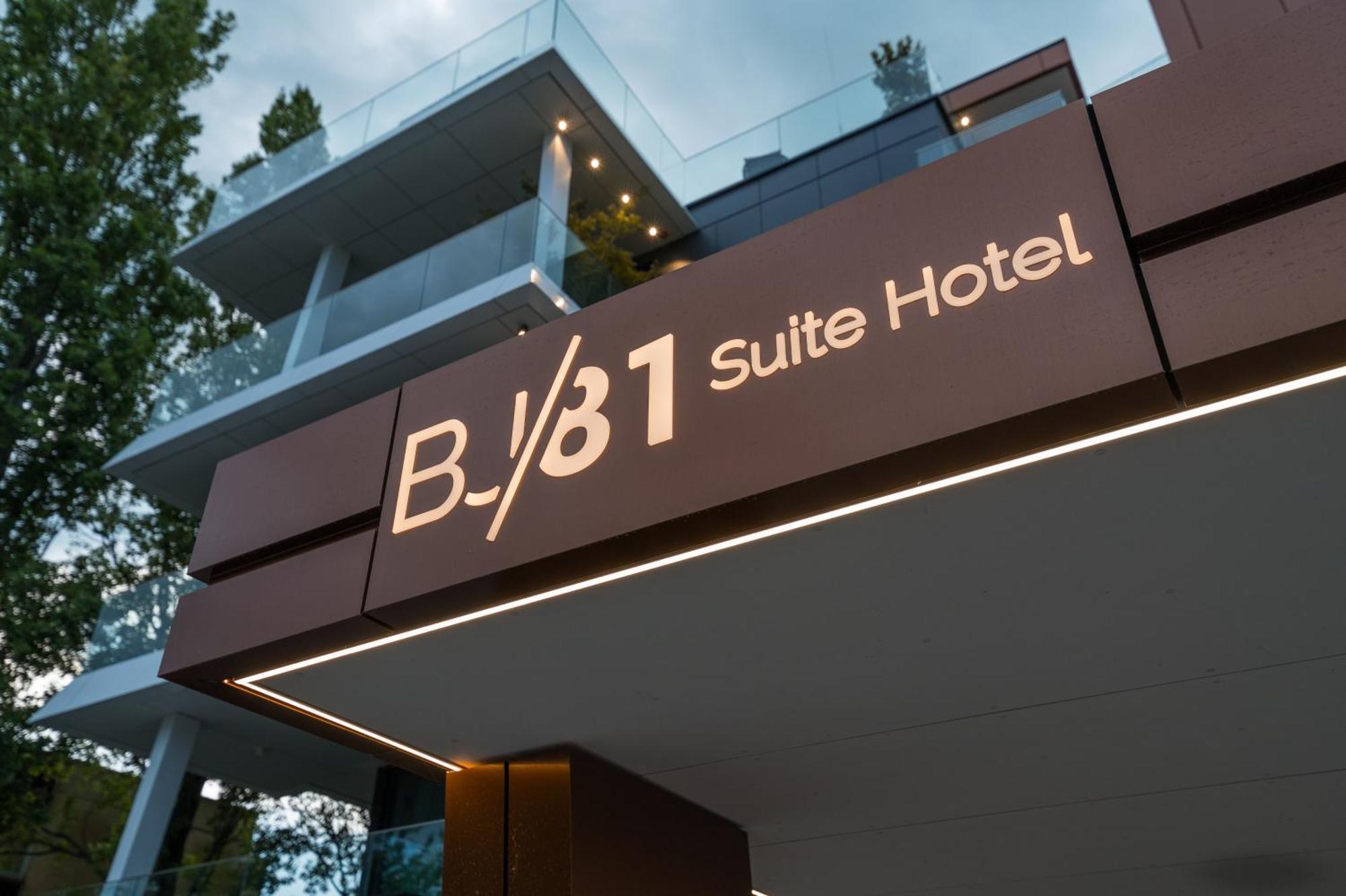 Bj81 Suite Hotel Siofok Bagian luar foto
