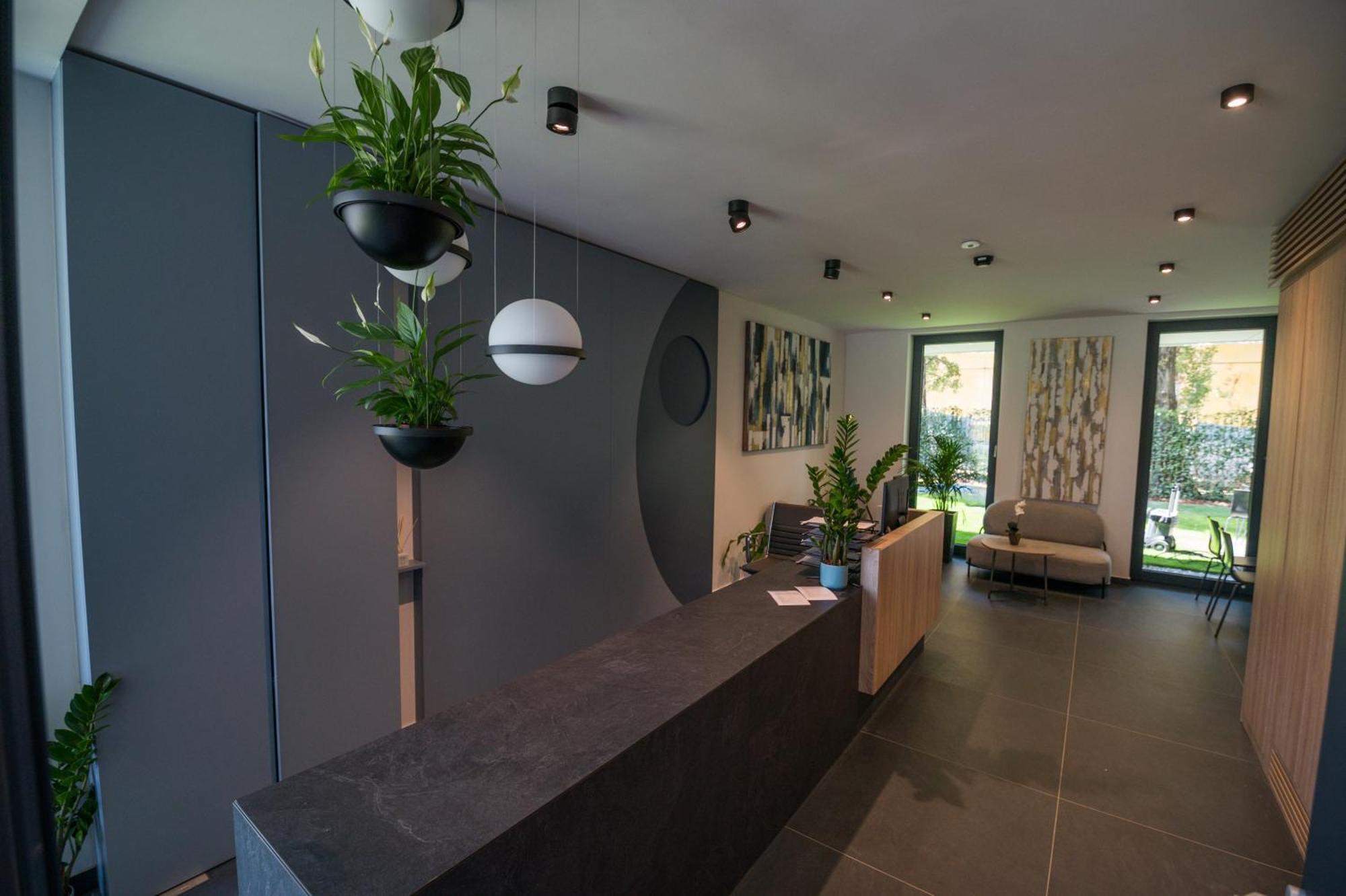 Bj81 Suite Hotel Siofok Bagian luar foto